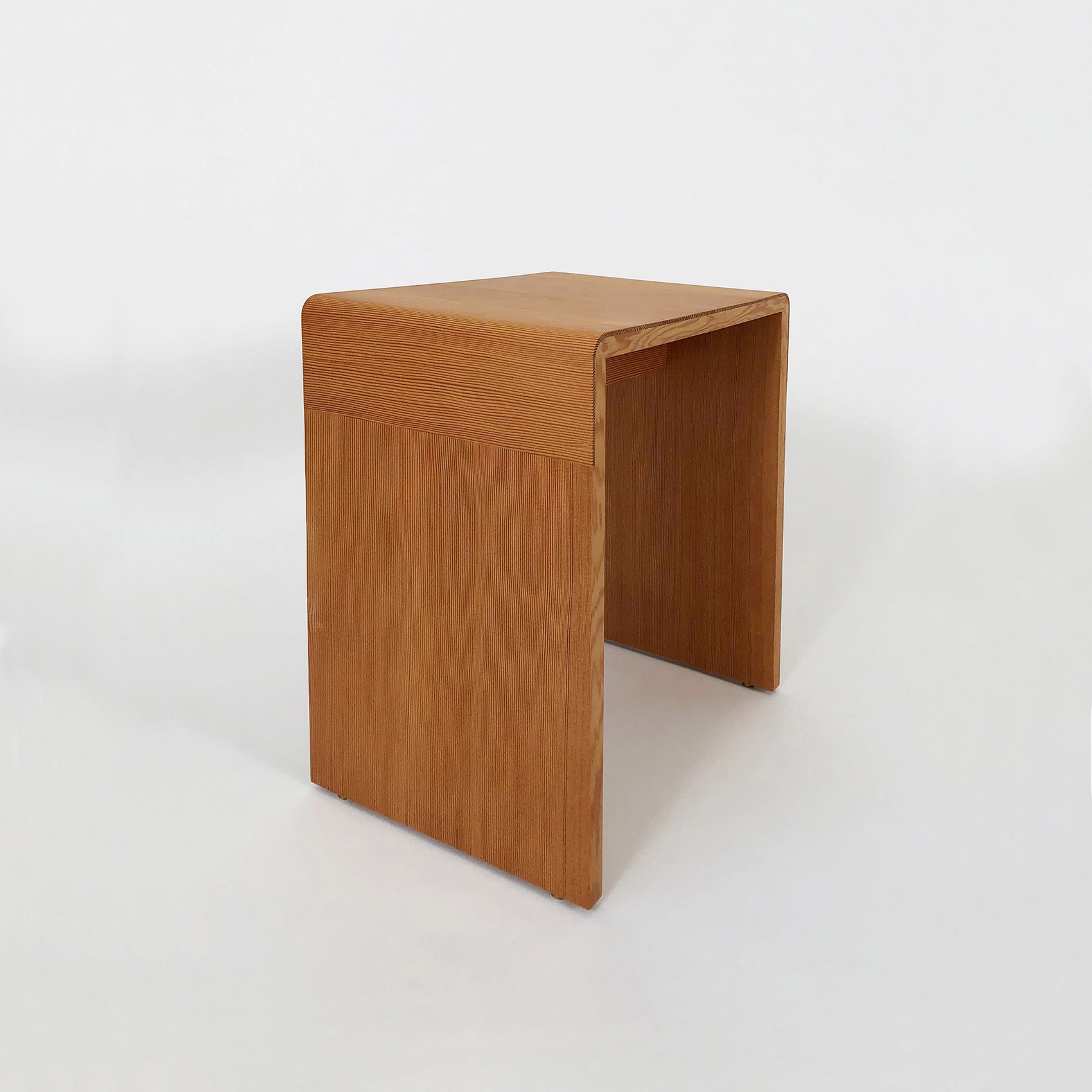 ST2 - Stool – Coglon